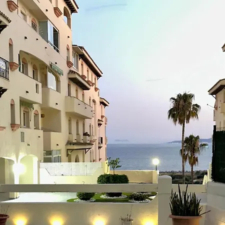 The Pearl Of Pinacho - Front & Swimming Pool Apartment *