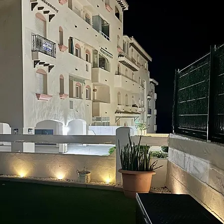 The Pearl Of Pinacho - Front & Swimming Pool Daire Estepona