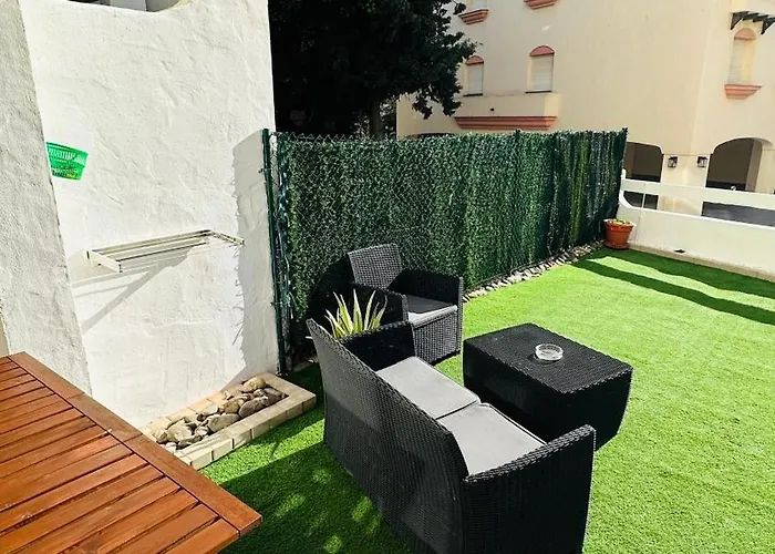 The Pearl Of Pinacho - Front & Swimming Pool * Estepona