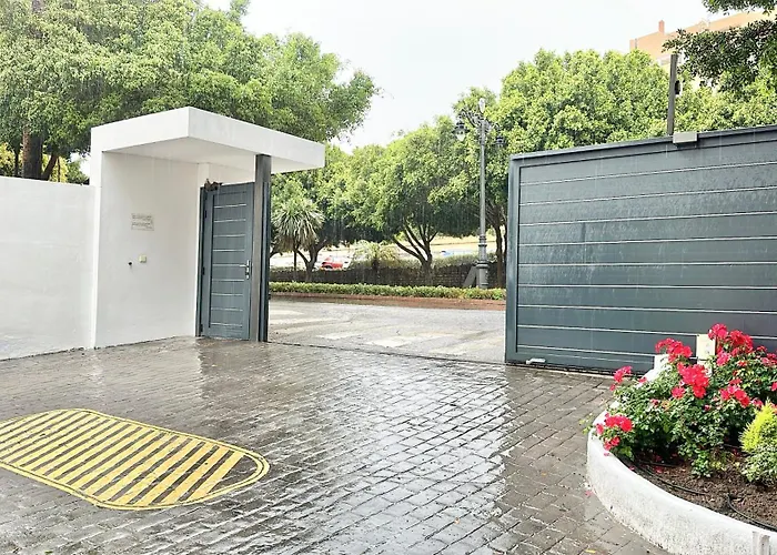 The Pearl Of Pinacho - Front & Swimming Pool * Estepona