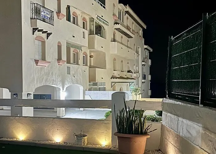 The Pearl Of Pinacho - Front & Swimming Pool Apartment Estepona