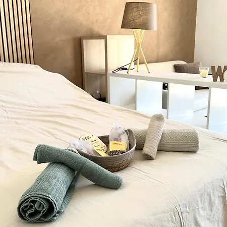 Apartman The Pearl Of Pinacho - Front & Swimming Pool